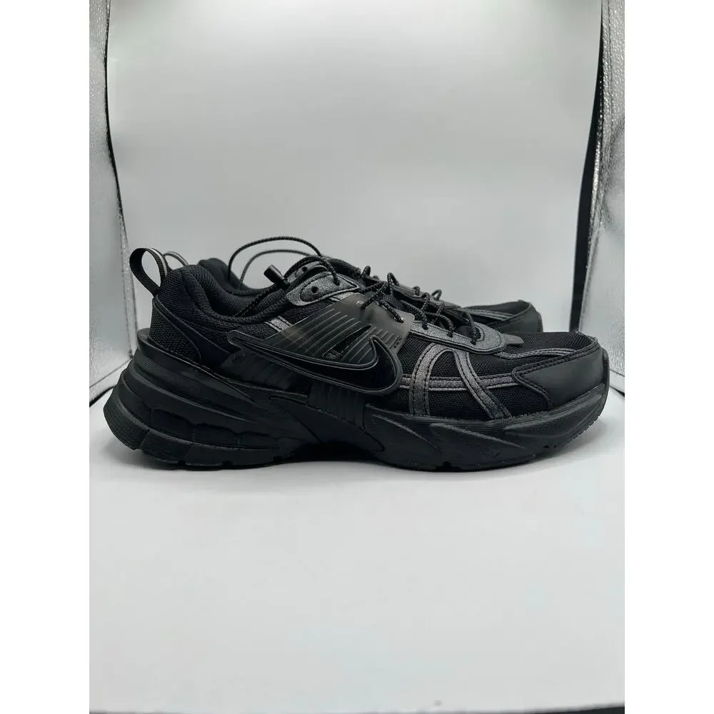 Nike V2K Run “Black” size 9 women’s